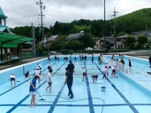 ぷーるそうじぜんたいのようす